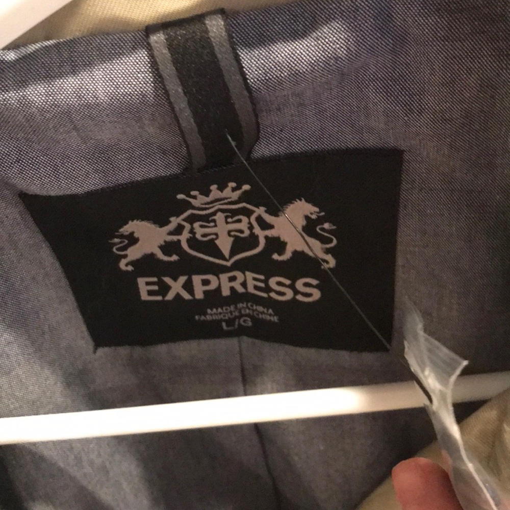 Express - Picture 3 of 7